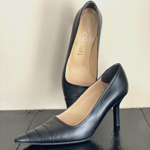 VTG Chanel Black Pumps Heels Leather 37 7 735 CC Pointed Striped 6.5 - Picture 1 of 11